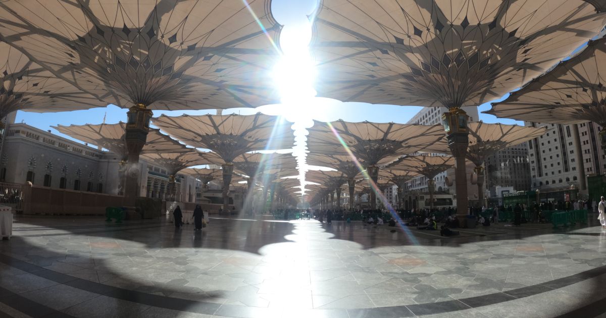 Masjid Nabawi smart screens